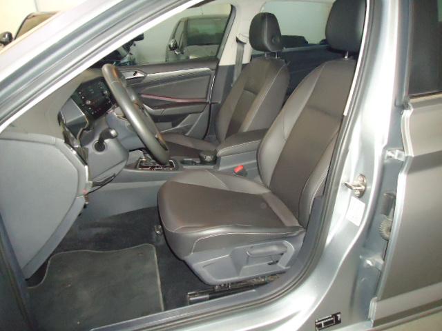VOLKSWAGEN Jetta - Foto