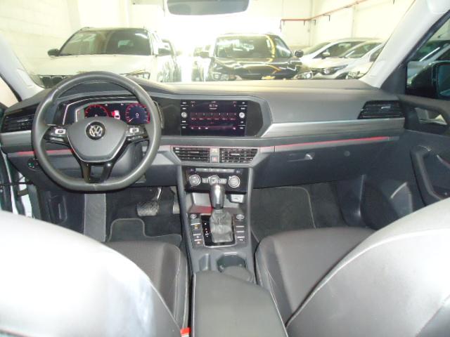 VOLKSWAGEN Jetta - Foto