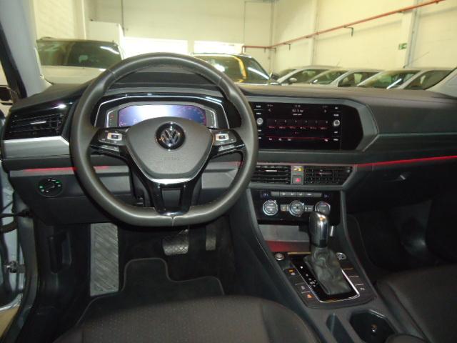 VOLKSWAGEN Jetta - Foto