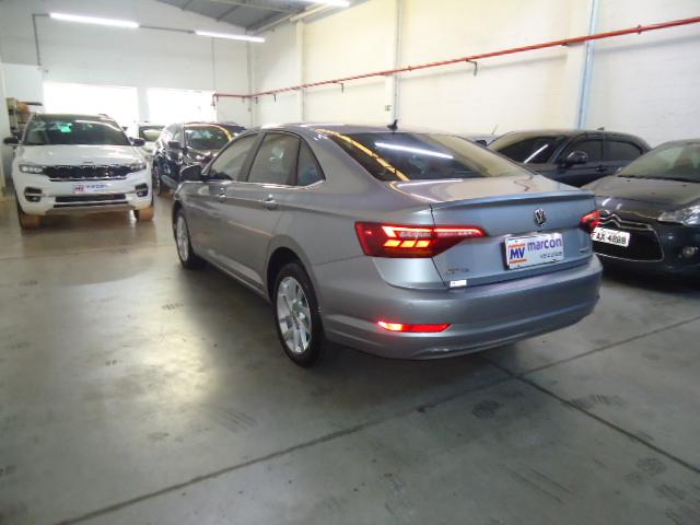 VOLKSWAGEN Jetta - Foto