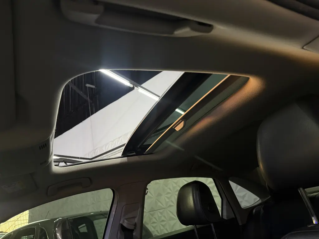 VOLKSWAGEN Jetta - Foto
