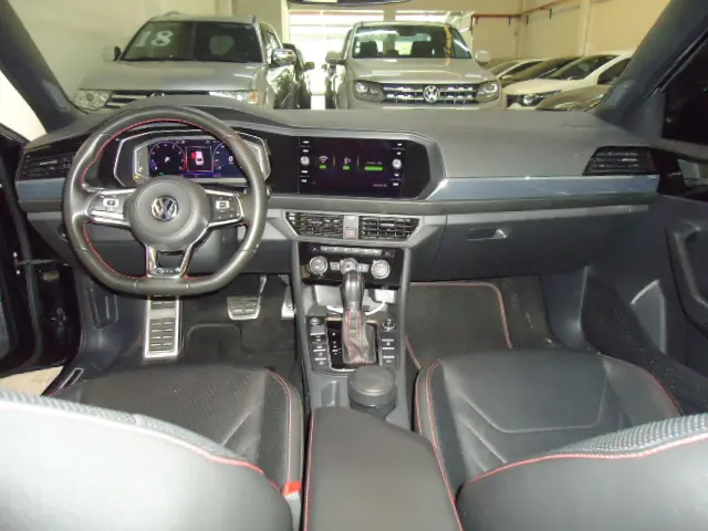 VOLKSWAGEN Jetta - Foto