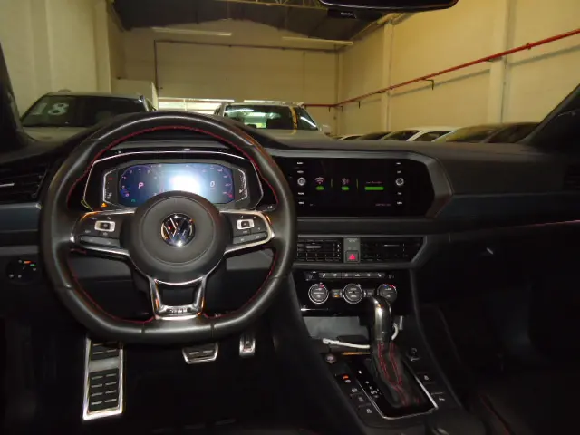 VOLKSWAGEN Jetta - Foto