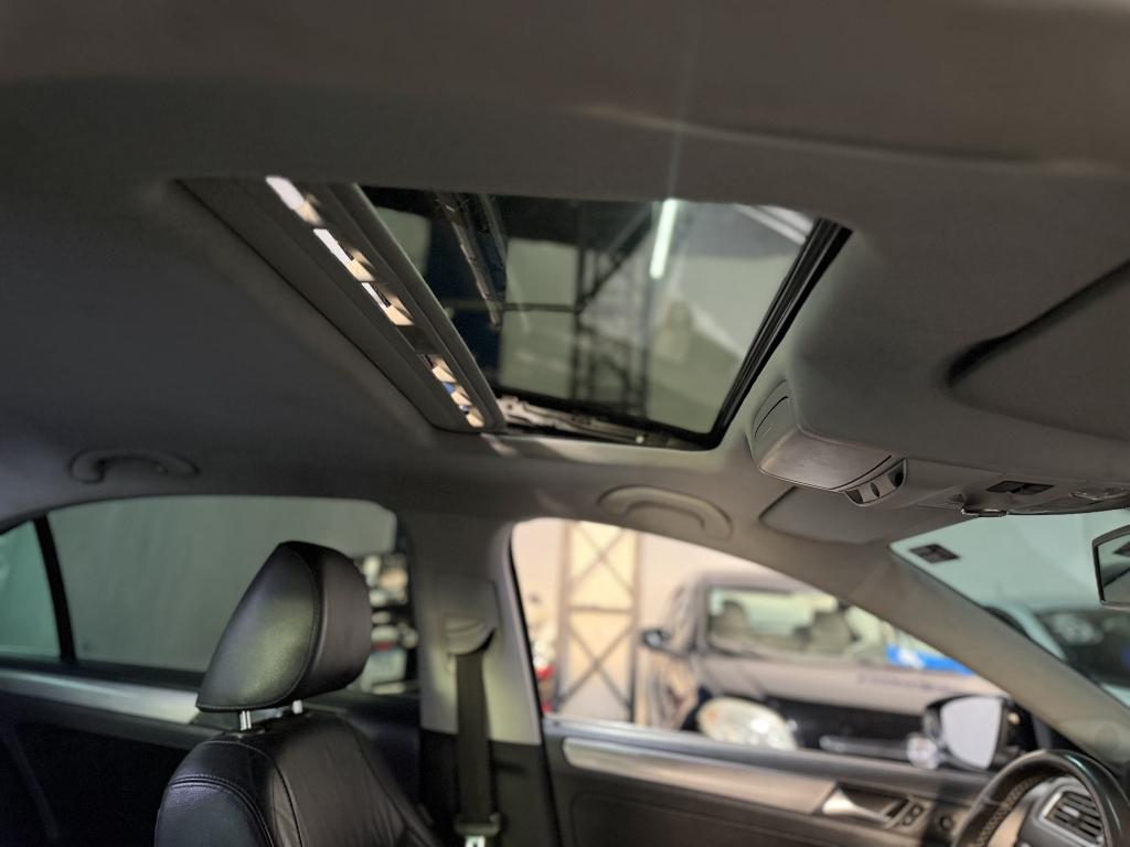 VOLKSWAGEN Jetta - Foto