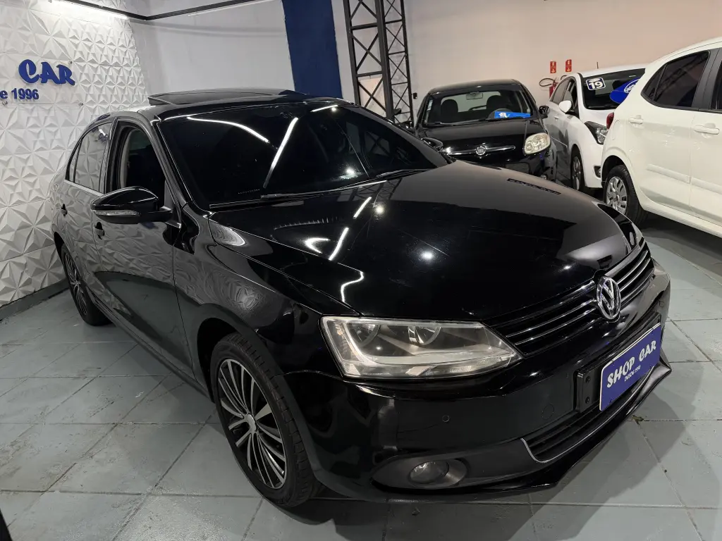 VOLKSWAGEN Jetta - Foto