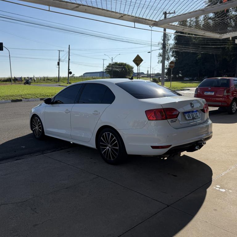 VOLKSWAGEN Jetta - Foto