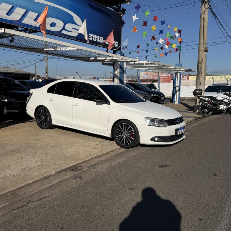 VOLKSWAGEN Jetta - Foto