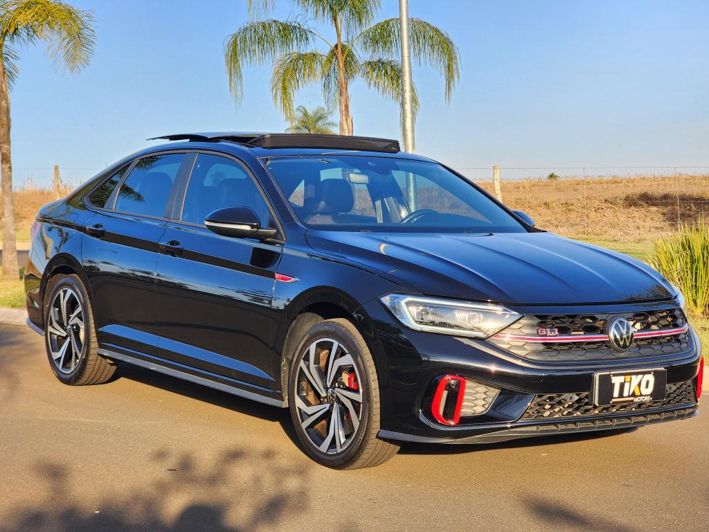 VOLKSWAGEN Jetta - Foto