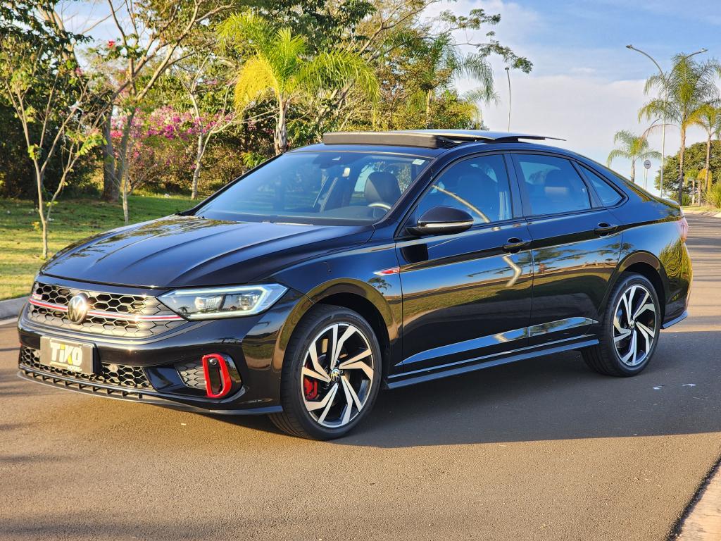 VOLKSWAGEN Jetta - Foto