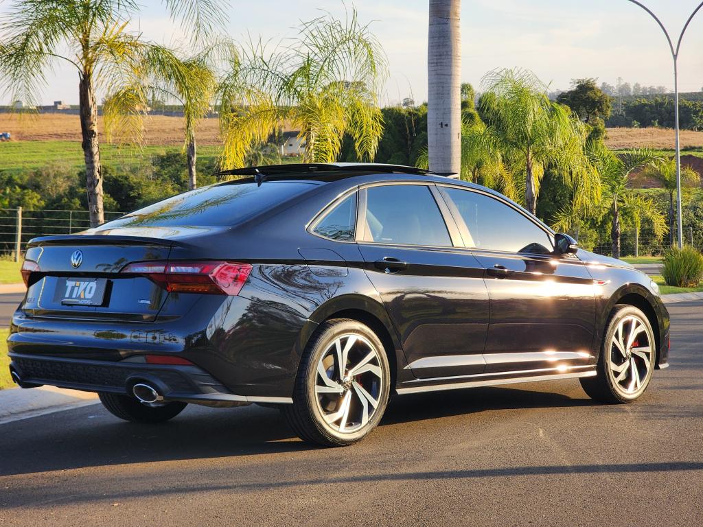 VOLKSWAGEN Jetta - Foto