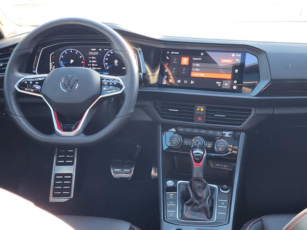 VOLKSWAGEN Jetta - Foto