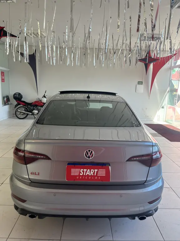VOLKSWAGEN Jetta - Foto