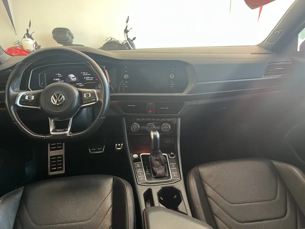 VOLKSWAGEN Jetta - Foto