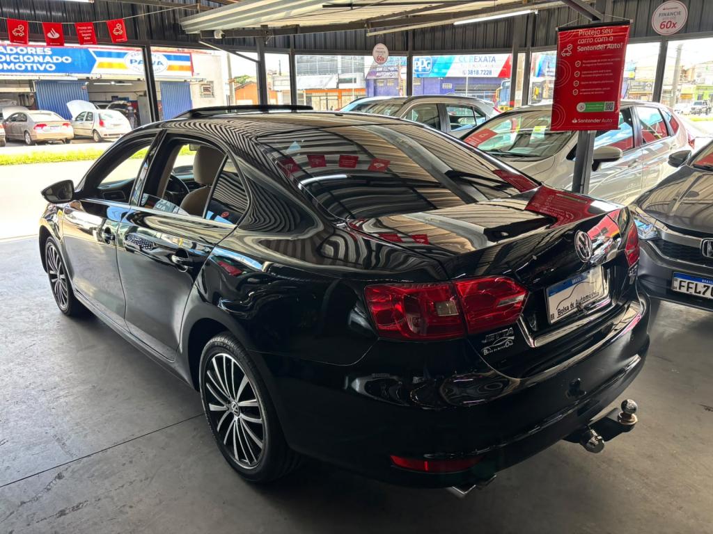 VOLKSWAGEN Jetta - Foto