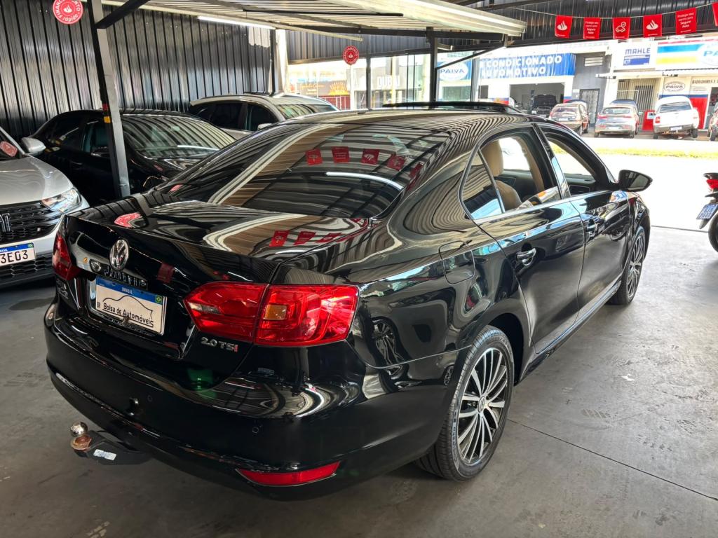 VOLKSWAGEN Jetta - Foto