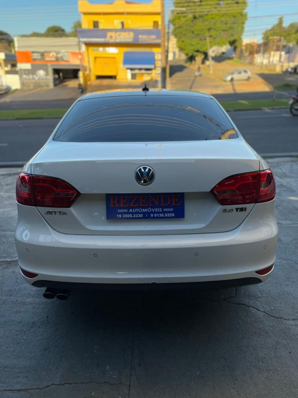 VOLKSWAGEN Jetta - Foto