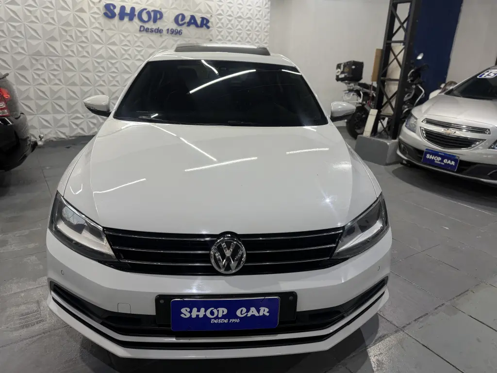 VOLKSWAGEN Jetta - Foto