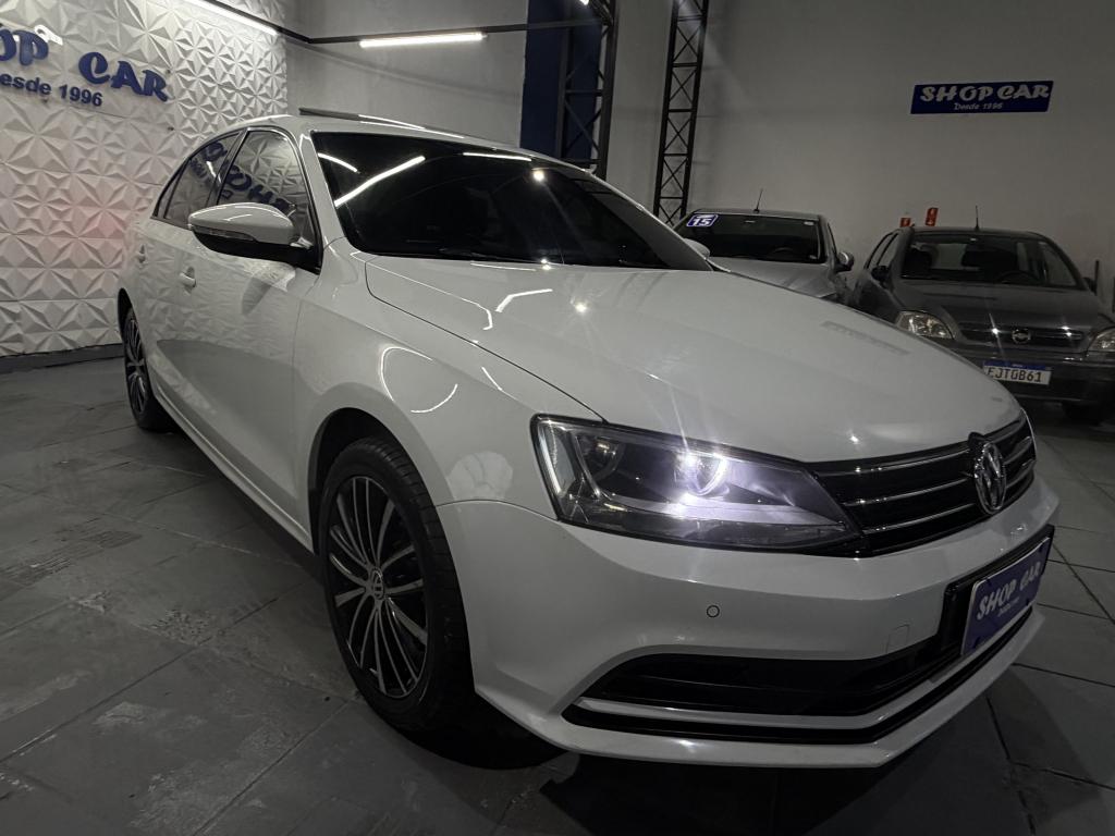 VOLKSWAGEN Jetta - Foto