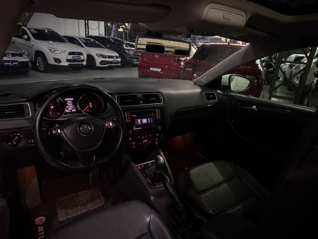 VOLKSWAGEN Jetta - Foto