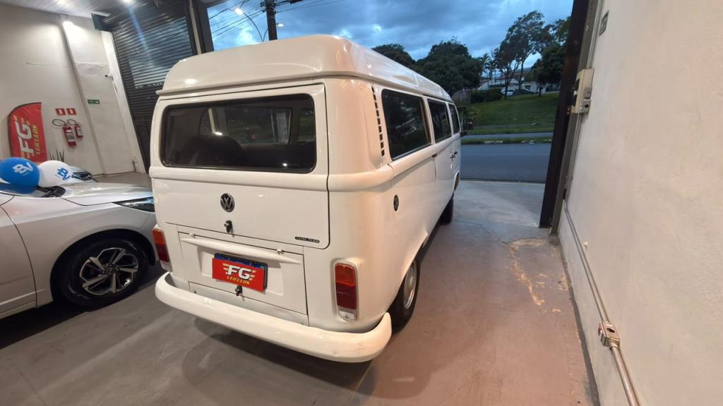 VOLKSWAGEN Kombi - Foto