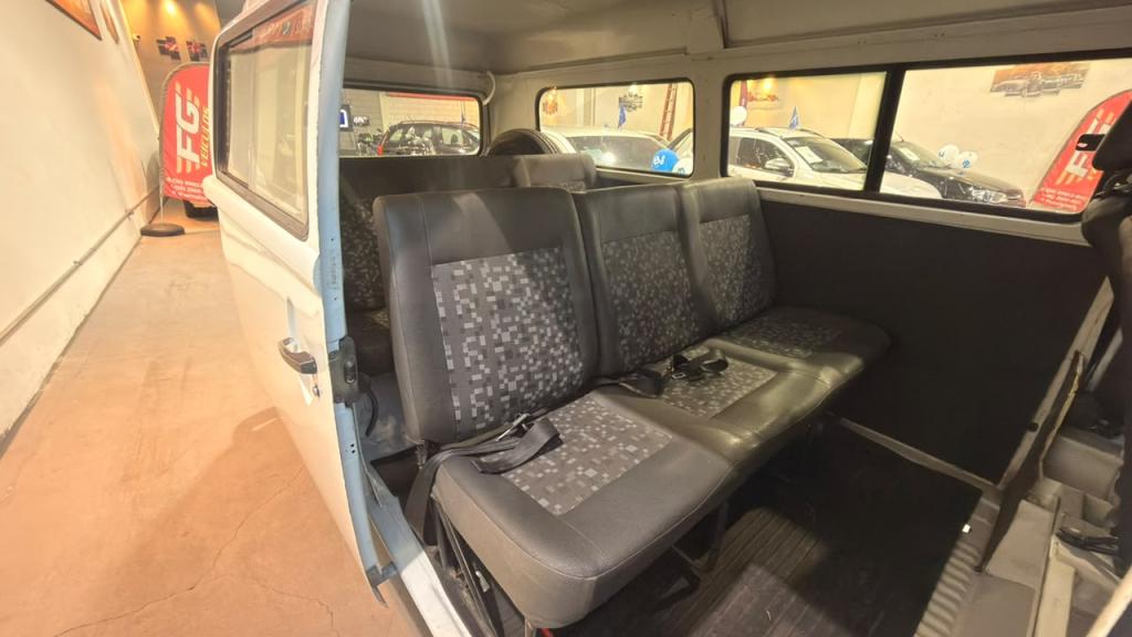 VOLKSWAGEN Kombi - Foto