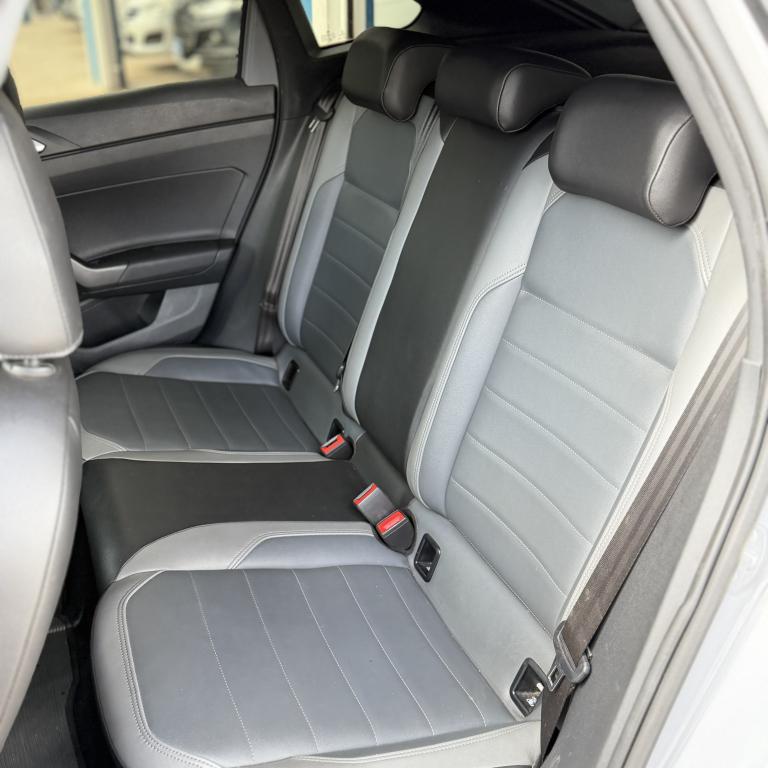 VOLKSWAGEN Nivus - Foto