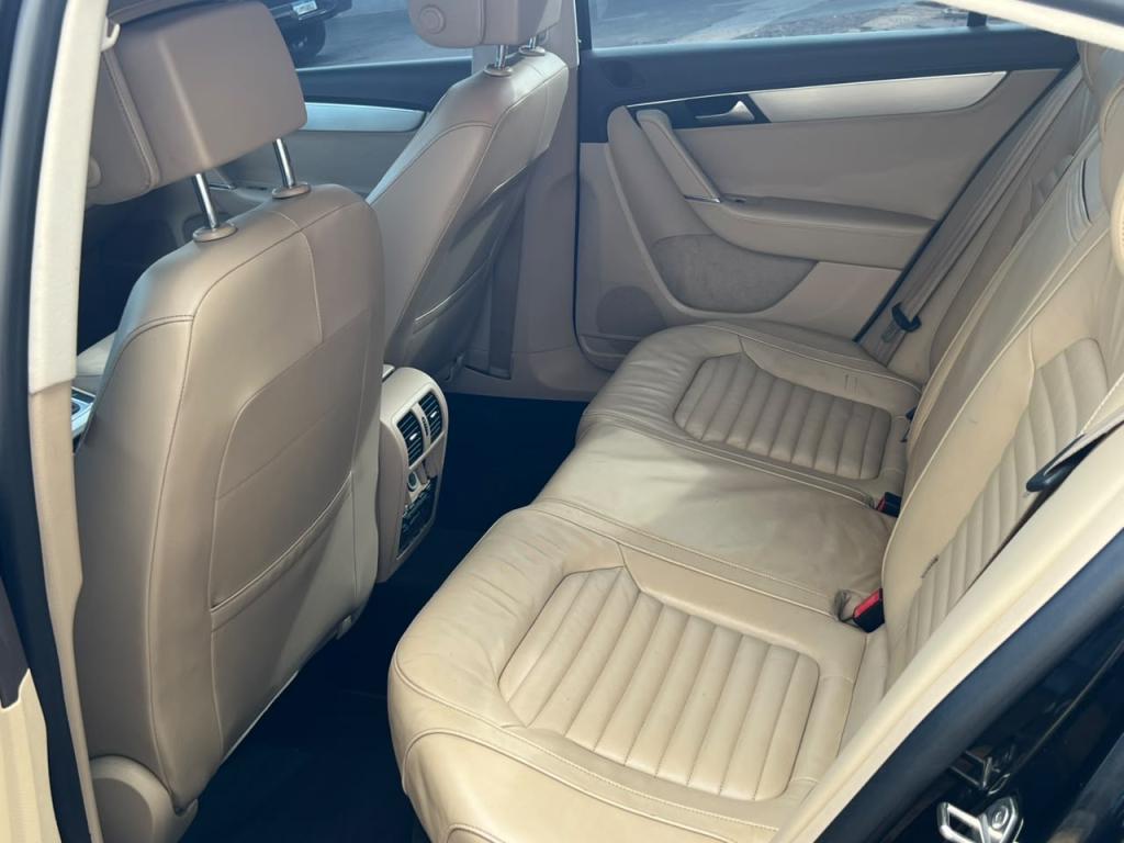 VOLKSWAGEN Passat - Foto