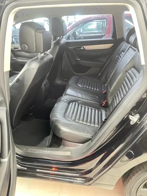 VOLKSWAGEN Passat Variant - Foto