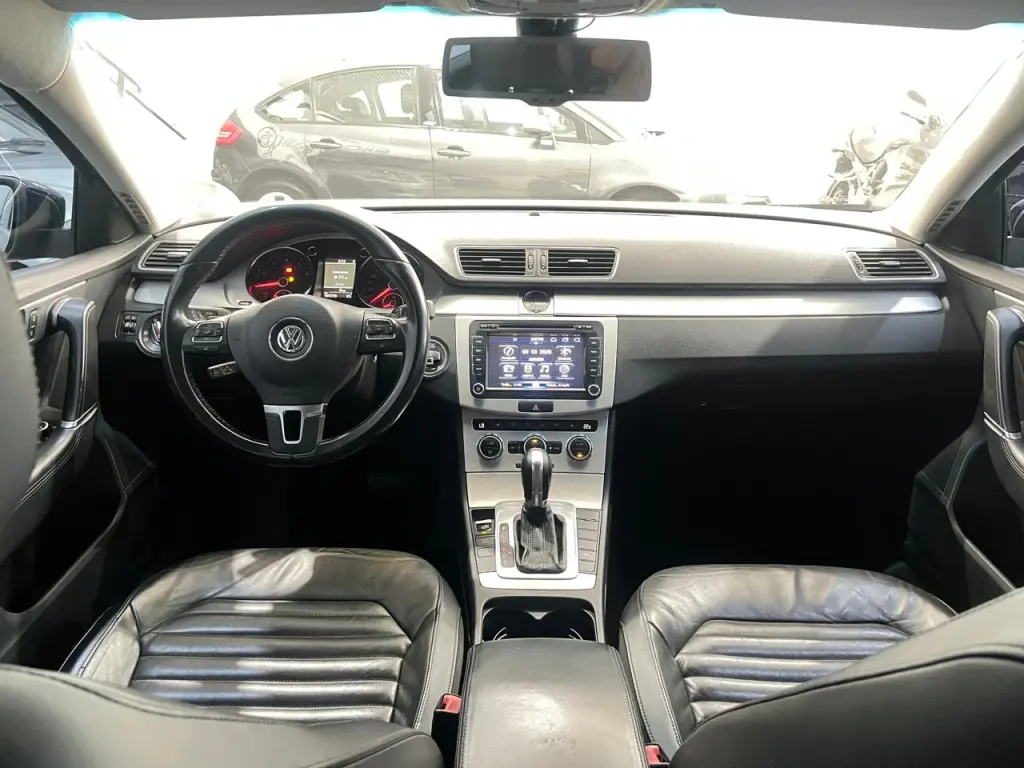 VOLKSWAGEN Passat Variant - Foto