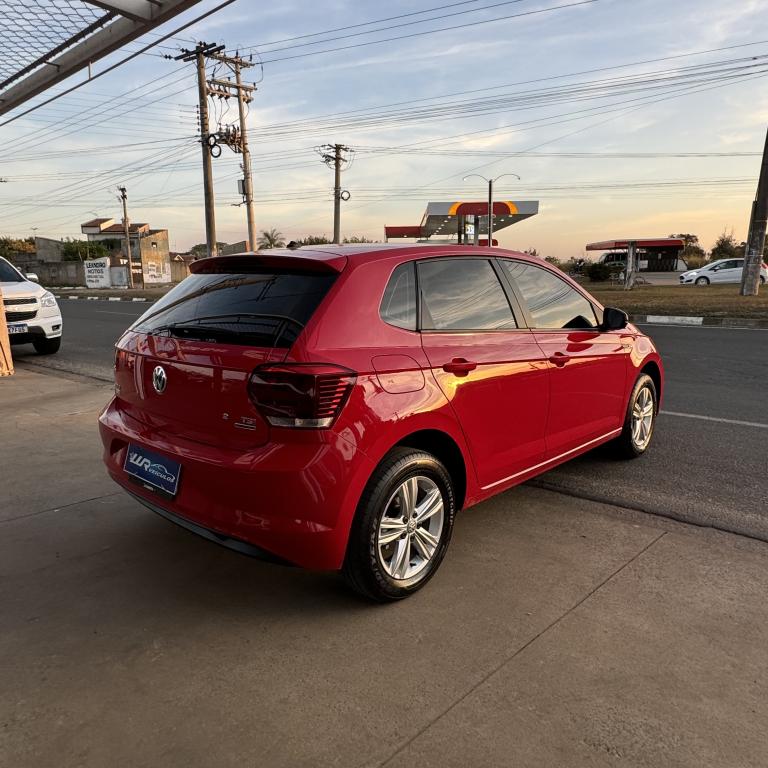 VOLKSWAGEN Polo Hatch - Foto