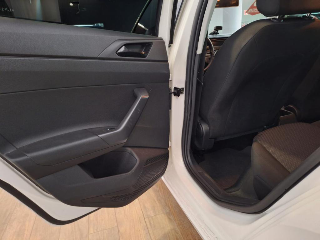 VOLKSWAGEN Polo Hatch - Foto