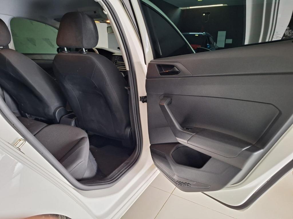 VOLKSWAGEN Polo Hatch - Foto