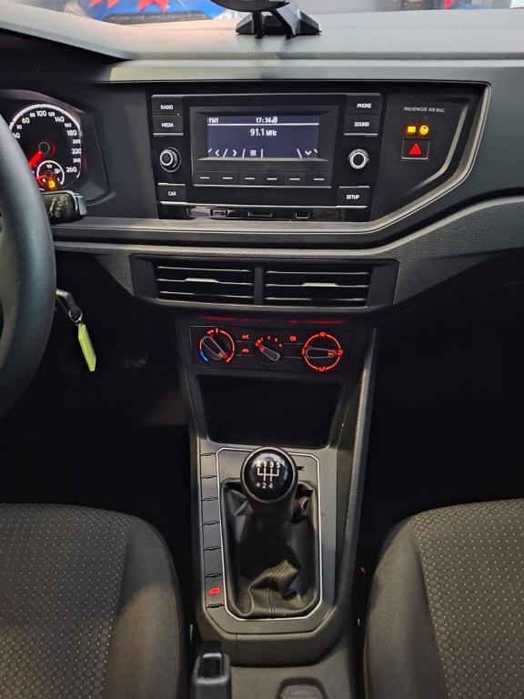 VOLKSWAGEN Polo Hatch - Foto