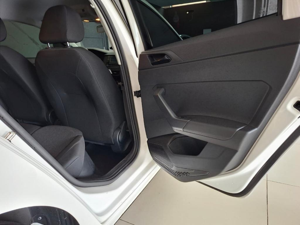 VOLKSWAGEN Polo Hatch - Foto