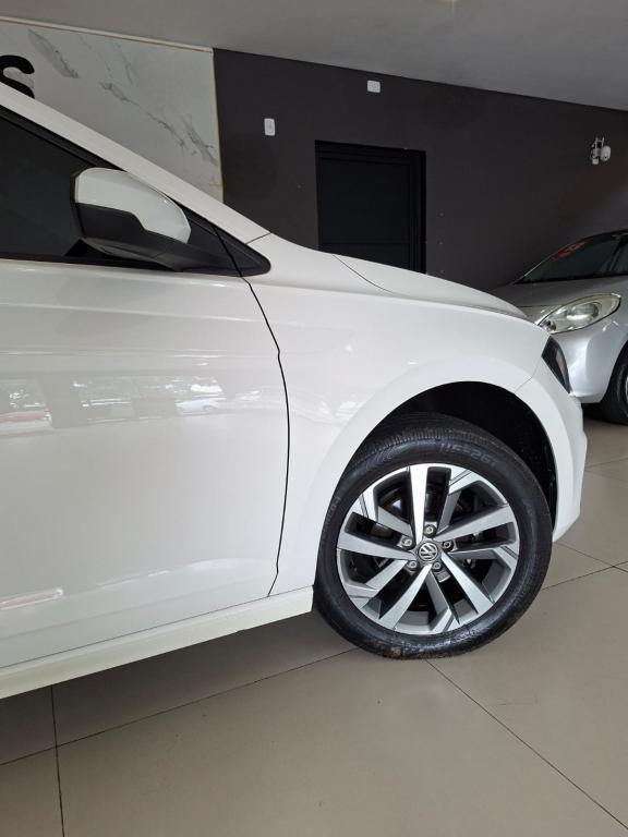 VOLKSWAGEN Polo Hatch - Foto