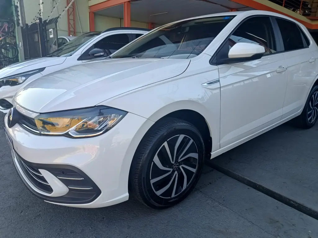 VOLKSWAGEN Polo Hatch - Foto