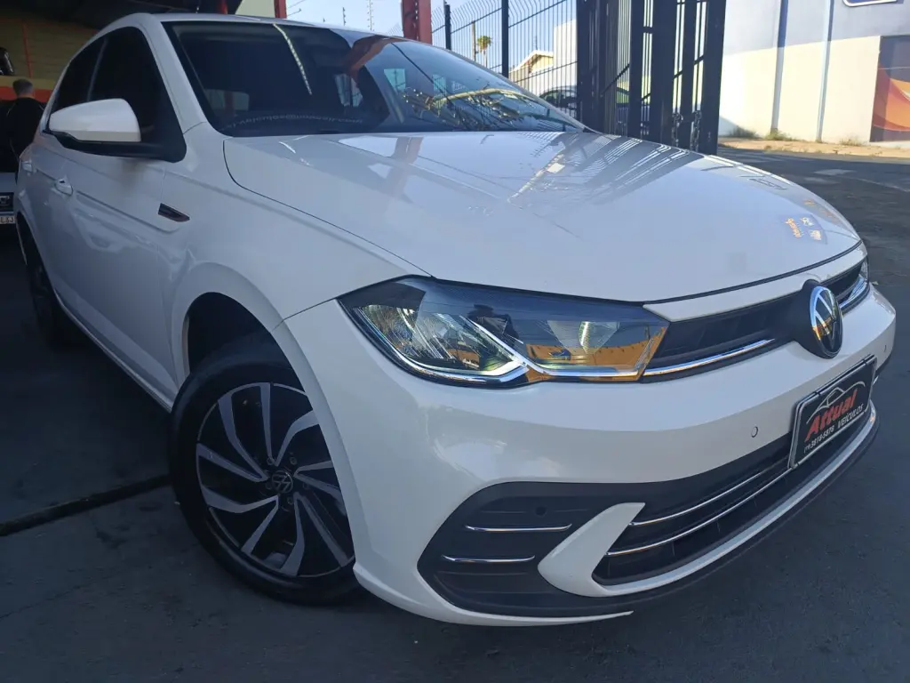 VOLKSWAGEN Polo Hatch - Foto