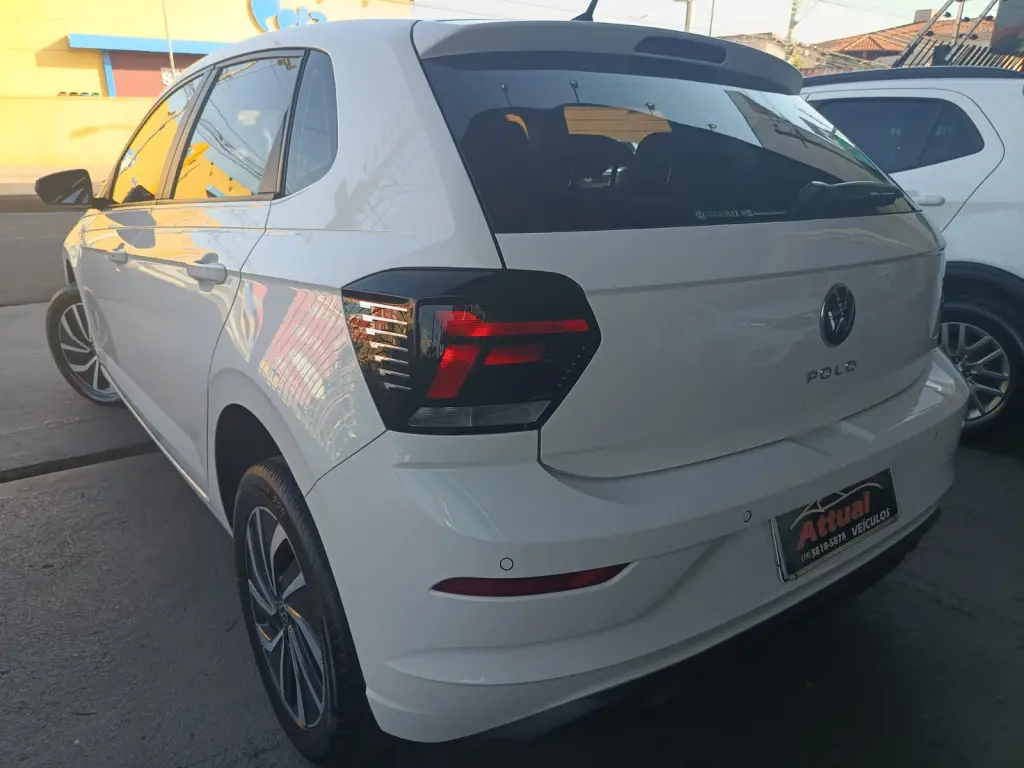 VOLKSWAGEN Polo Hatch - Foto