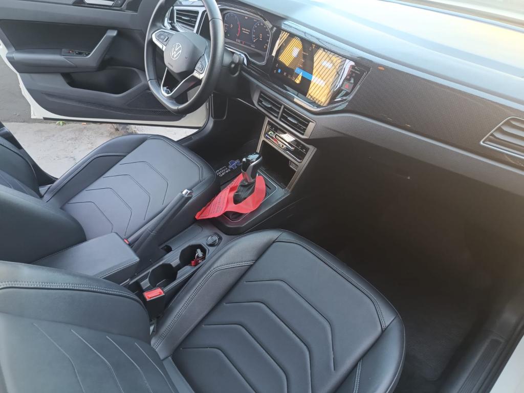 VOLKSWAGEN Polo Hatch - Foto