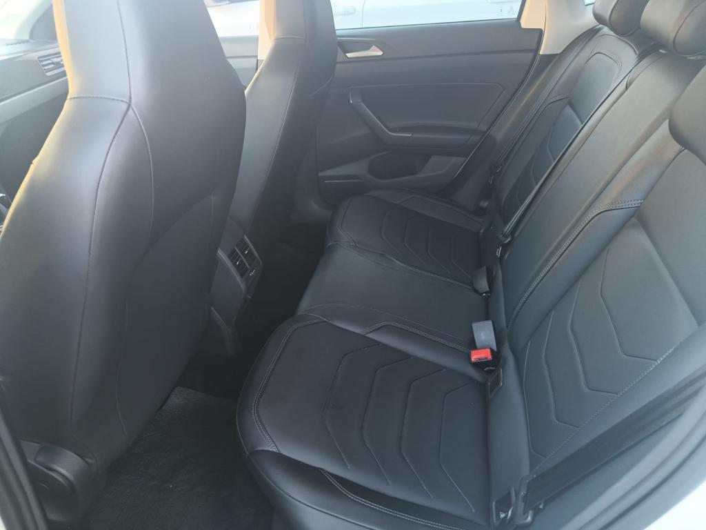 VOLKSWAGEN Polo Hatch - Foto