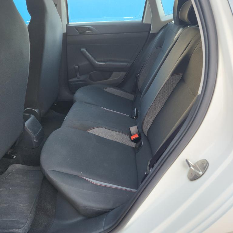 VOLKSWAGEN Polo Hatch - Foto