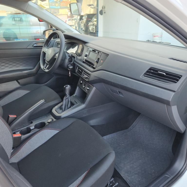 VOLKSWAGEN Polo Hatch - Foto