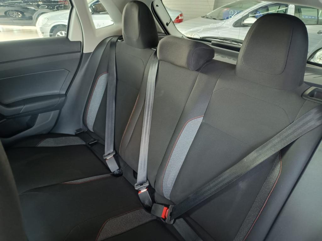 VOLKSWAGEN Polo Hatch - Foto