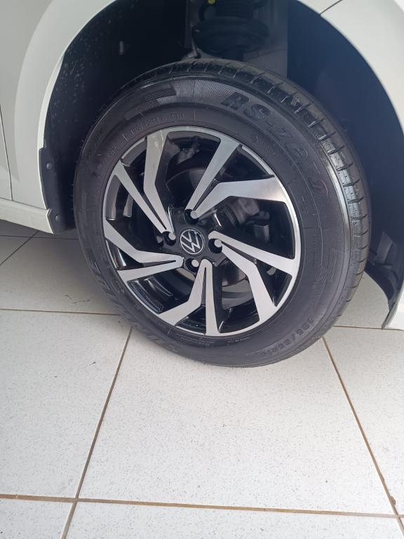 VOLKSWAGEN Polo Hatch - Foto