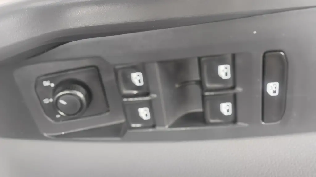 VOLKSWAGEN Polo Hatch - Foto