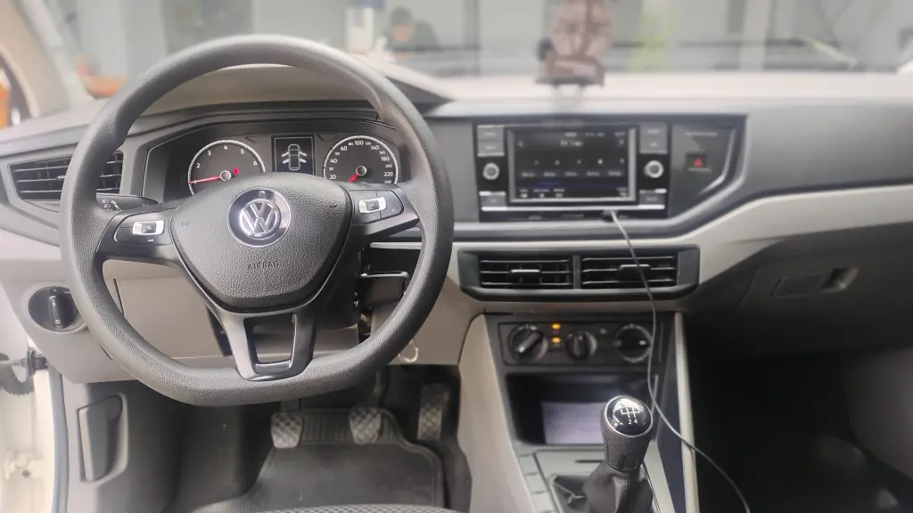 VOLKSWAGEN Polo Hatch - Foto