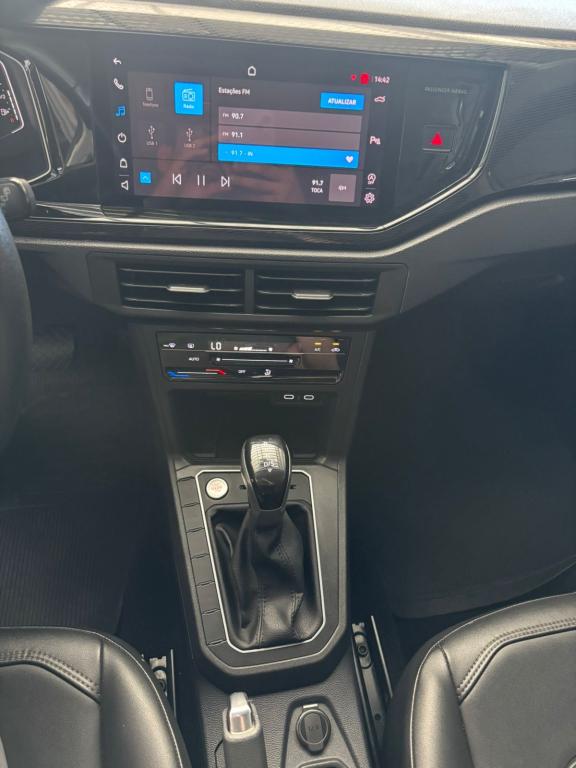 VOLKSWAGEN Polo Hatch - Foto