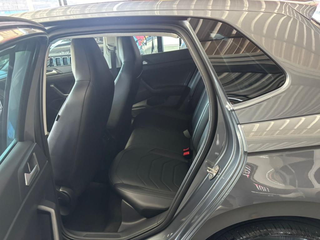 VOLKSWAGEN Polo Hatch - Foto