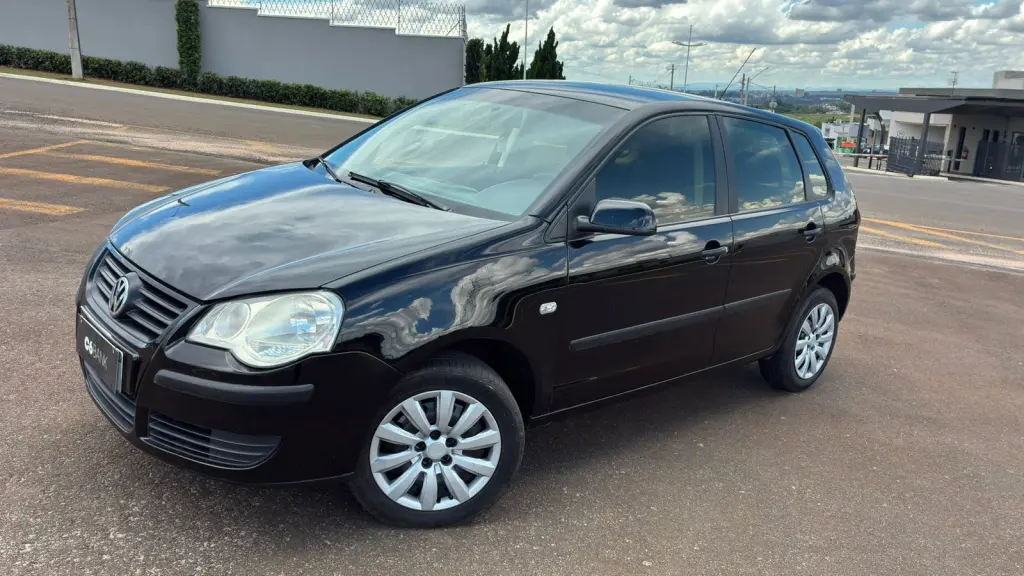 VOLKSWAGEN Polo Hatch - Foto