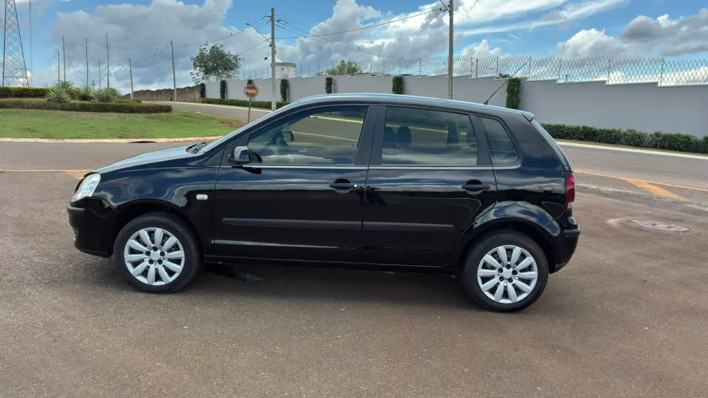 VOLKSWAGEN Polo Hatch - Foto